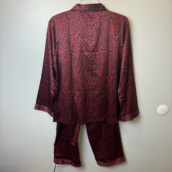 Frederick’s Of Hollywood Harrietta PJ Pajama Set Leopard Print 2 Piece Satin Set - Picture 4 of 6